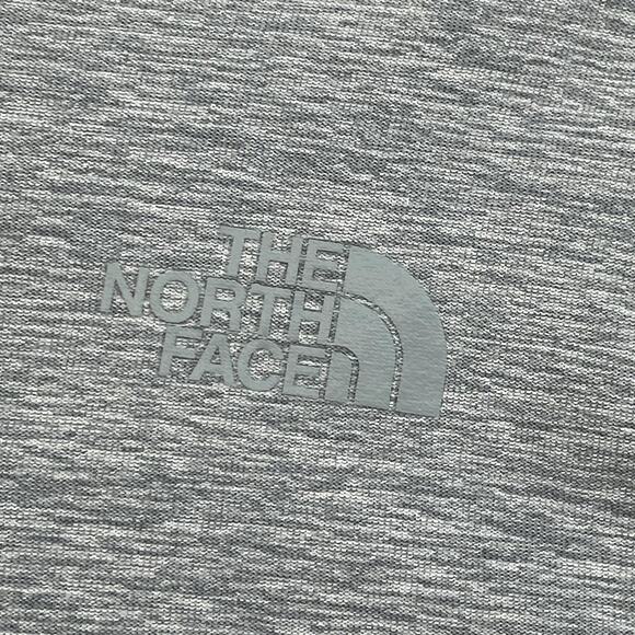 North Face Womens Medium Gray 1/4 Zip Pullover Stretch Thumb Holes Athletic Top - Picture 7 of 15